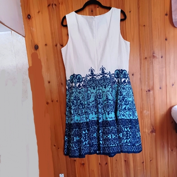 JONES NEW YORK Floral Sleeveless Scoop Neck White Blue Size 16 Print fit & Flare - Picture 7 of 16